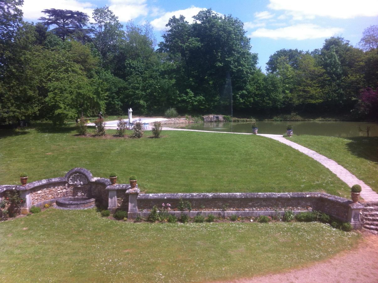 Chateau Marieville Bonneuil-Matours Exterior photo
